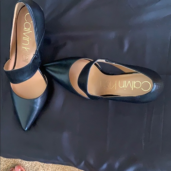 Shoes - Picture 4 of 5